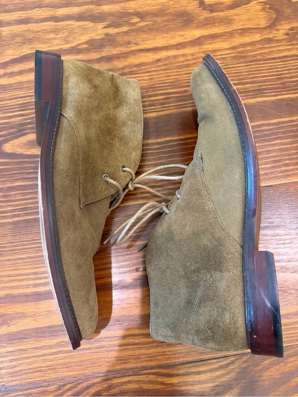 Banana Republic Norman Suede Ortholite Chukka Boots